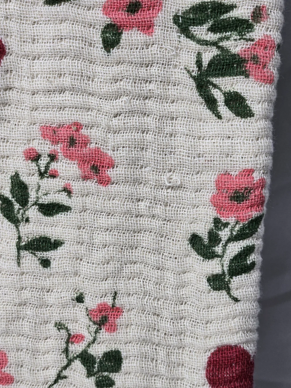 Nicole Miller Floral Heart Cotton Throw in Cream, Pink, Red